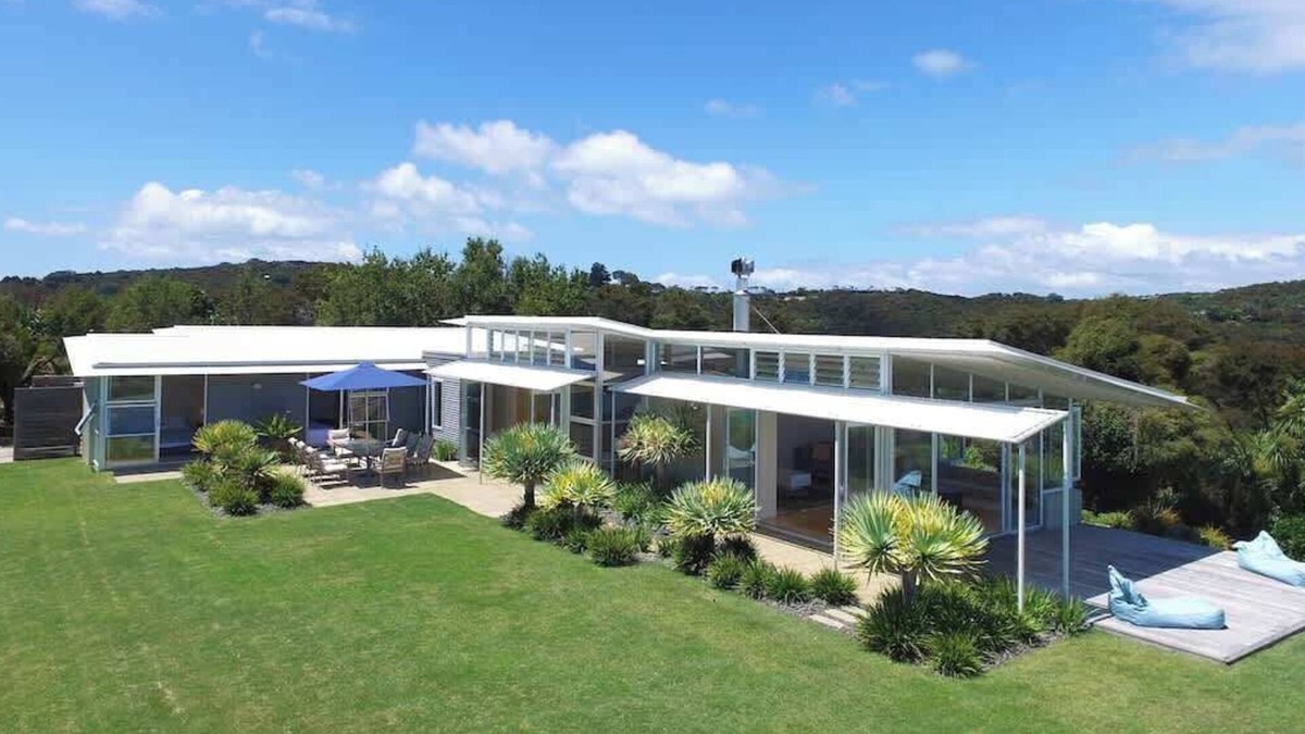 Omiha House | Royal Blue | Stay Waiheke