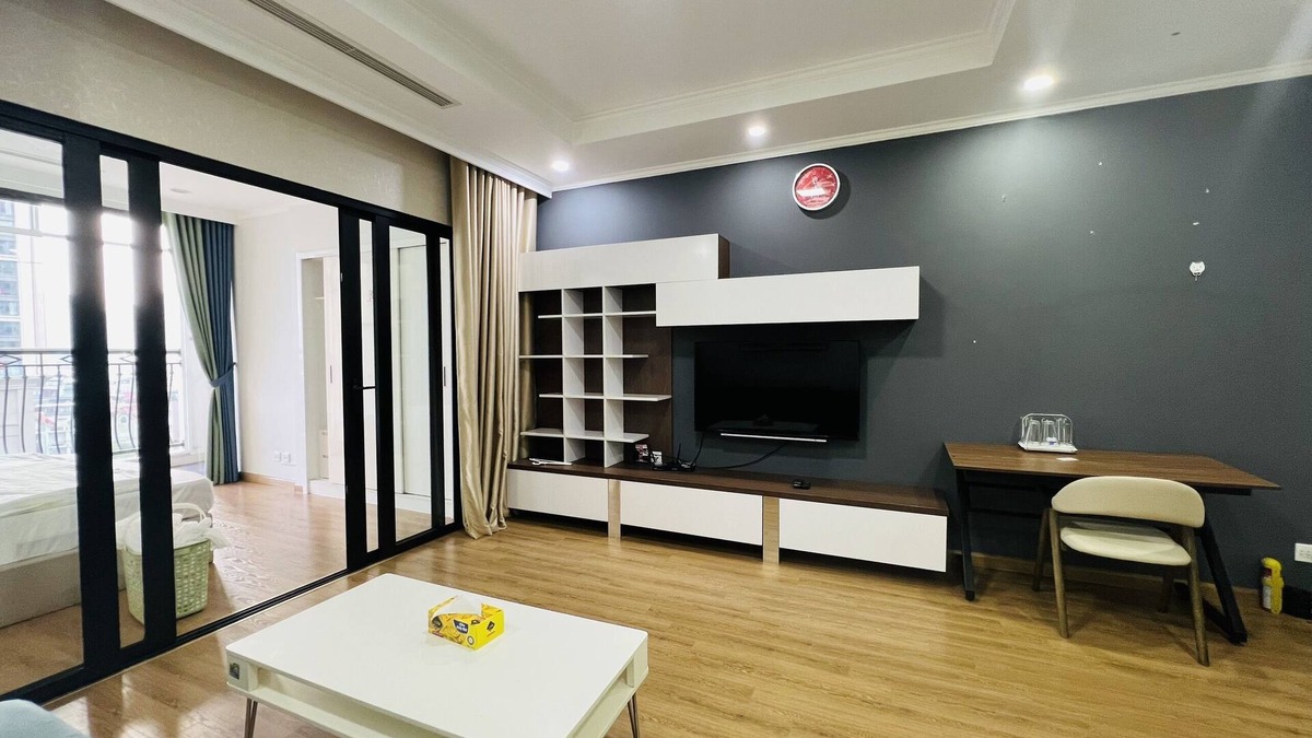 Thanh Xuan Apartment | Royal City 1 Br Apartment - Friendly/Cozy