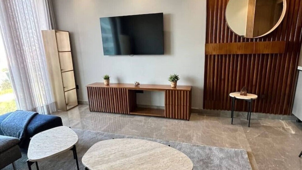 La Corniche Apartment | Royal Continental Suite- By Ayla Stay