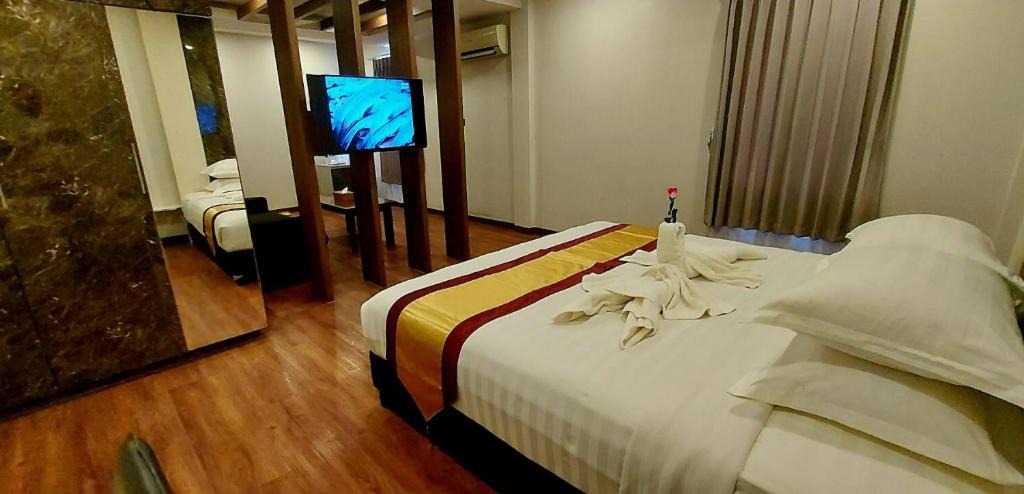 Bahan Hotel | Royal Crown Hotel