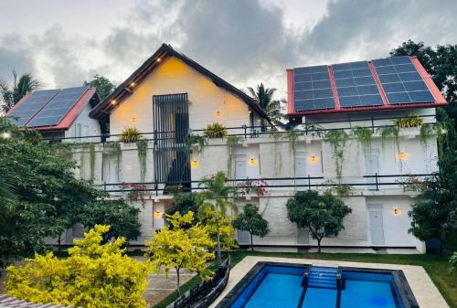 Thalawatugoda Hotel | Royal Crown Residency Hotel