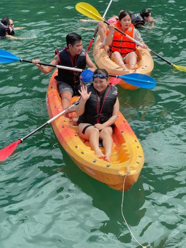 Ha Long Boat Rental | Royal Cruise Halong Bay