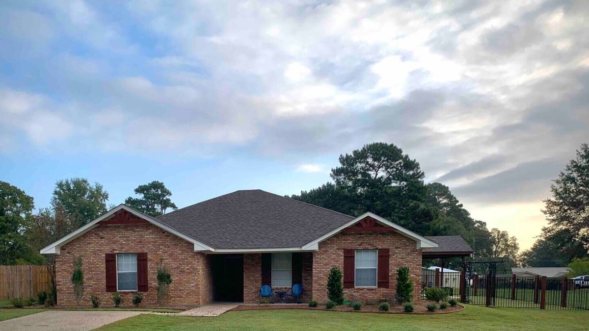 Chandler House | Royal Entertainer - STAYeasttexas