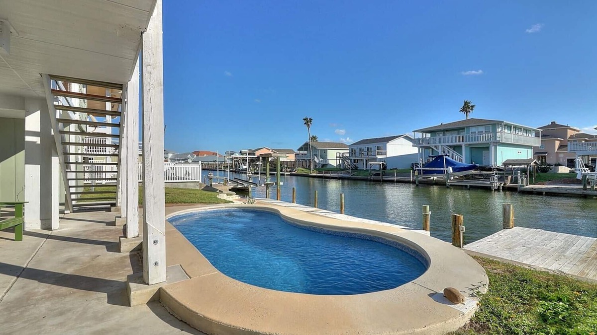 City-by-the Sea House | Royal Estes 5 Bedroom Home by RedAwning