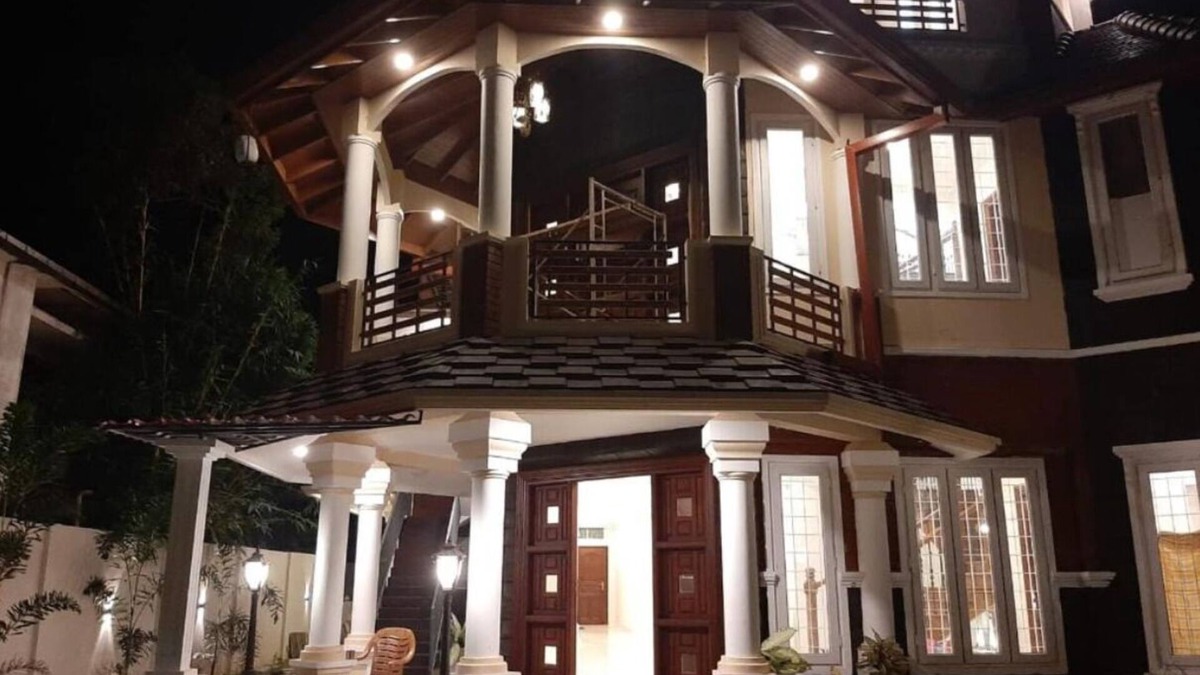 Valikamam East Hotel | Royal Feather - Double Room 1