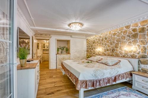 Skofja Loka Apartment | Royal Garden