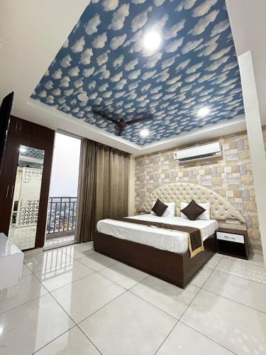 Zirakpur Apartment | Royal Holiday Homes