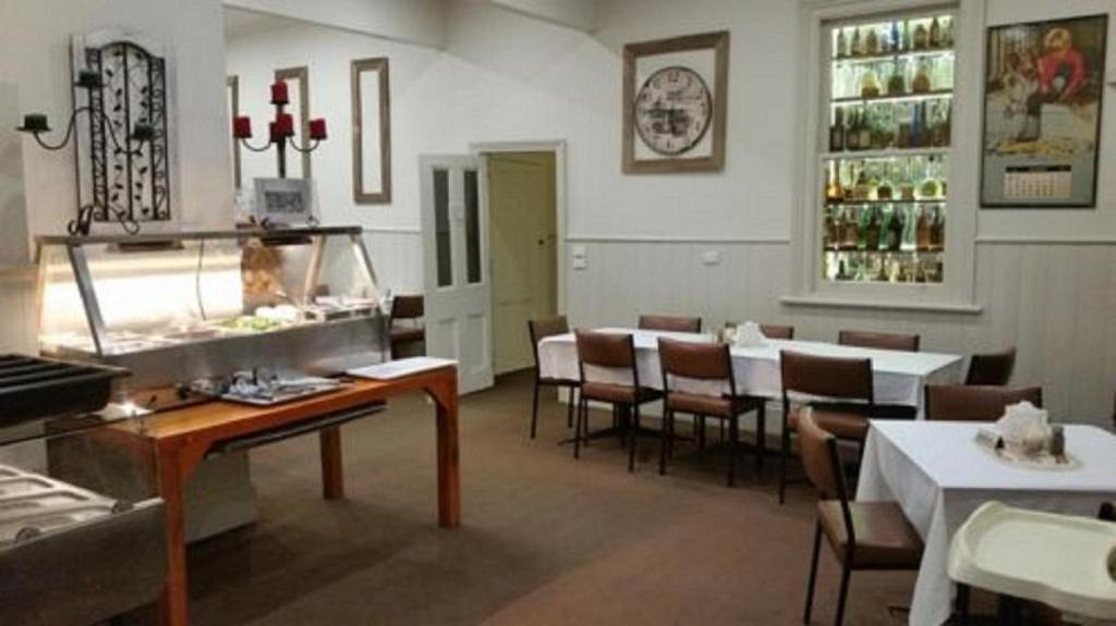 Snake Valley Hotel | Royal Hotel Snake Valley