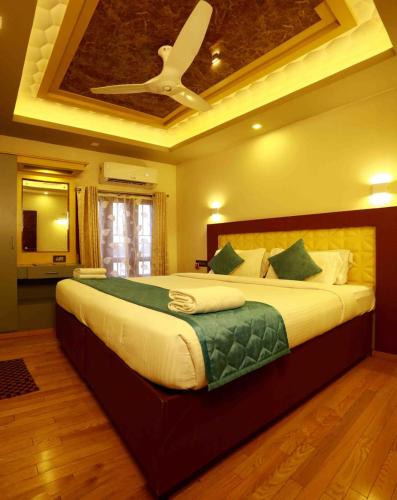 Alappuzha Boat Rental | Royal Houseboats