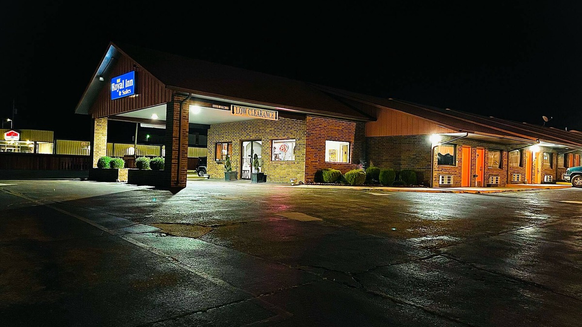 Mountain Grove Hotel | Royal Inn & Suites