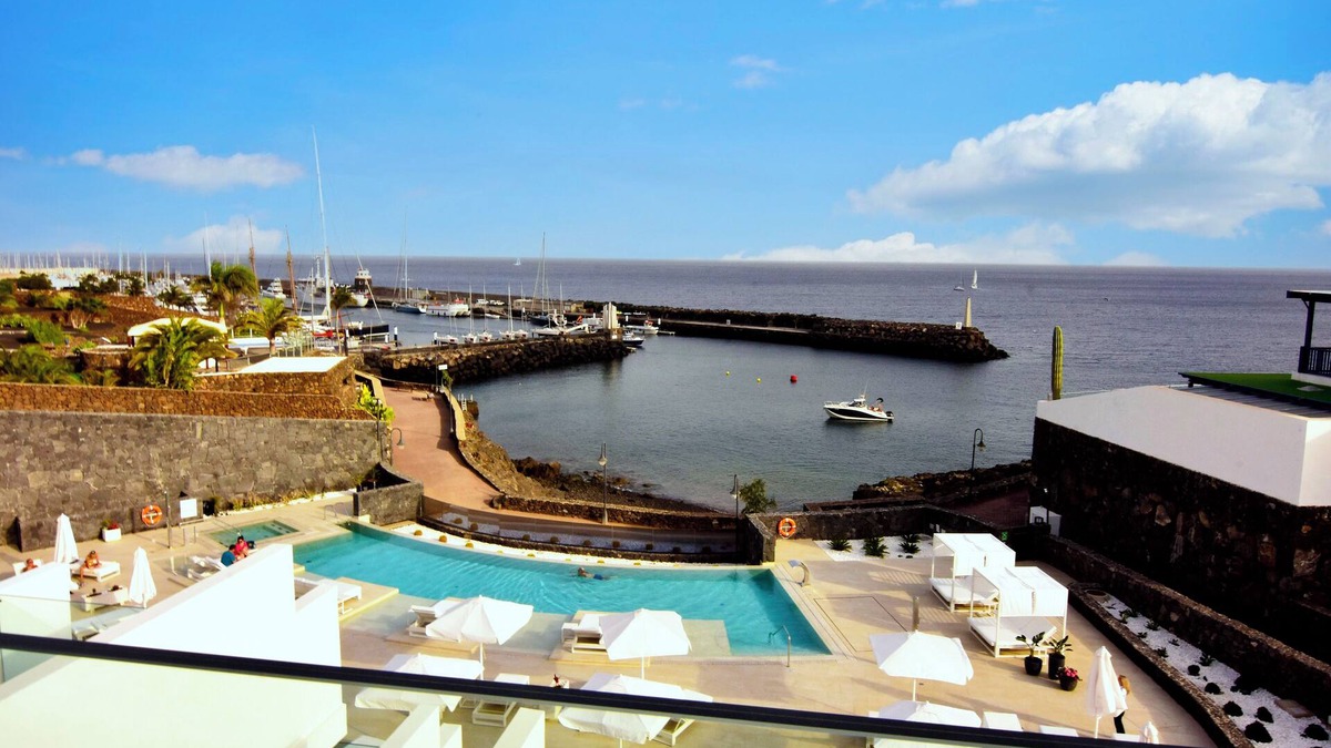 Puerto Calero Hotel | Royal Marina Suites Boutique Hotel