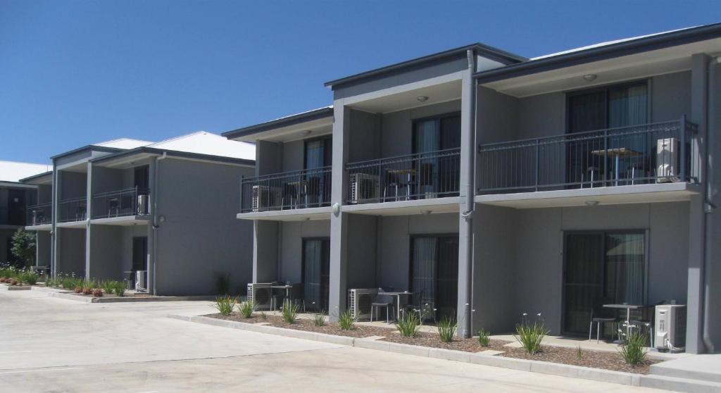 Miles Hotel | Royal Motel Miles