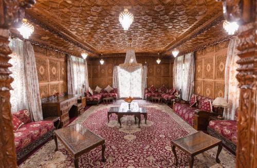 Dal Lake Hotel | Royal Mumtaz Grp 蒙達斯集團