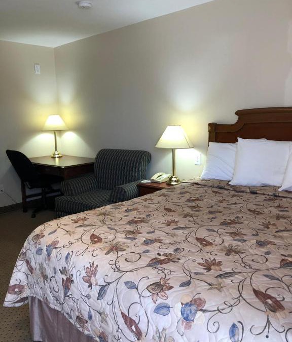 Napanee Hotel | Royal Napanee Inn