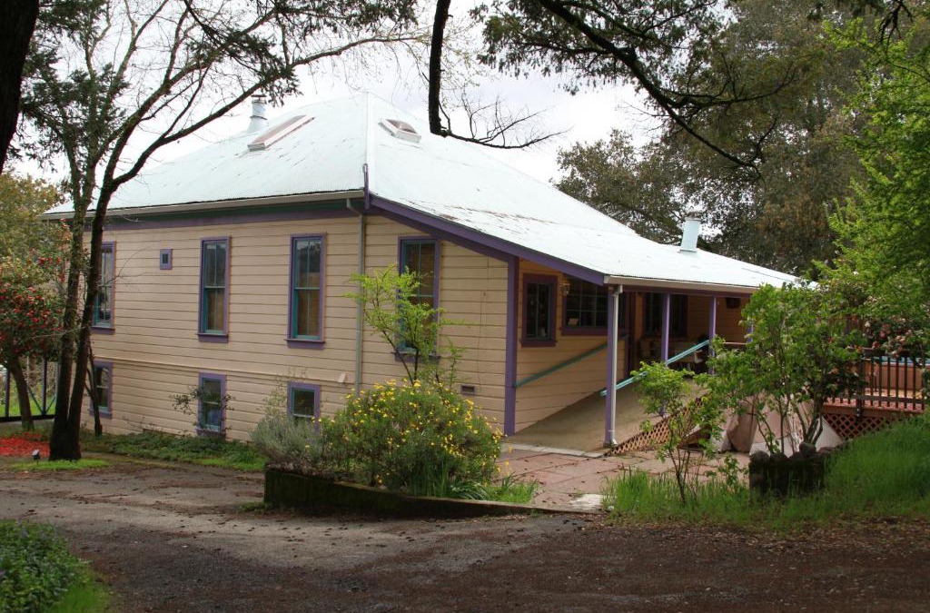 Geyserville House | Royal Nesu Retreat House