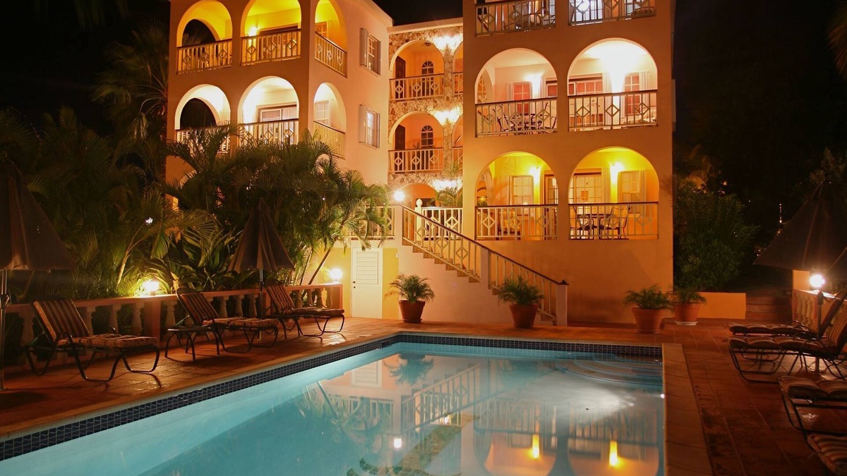 South Hill Apartment | Royal Palms Hotel