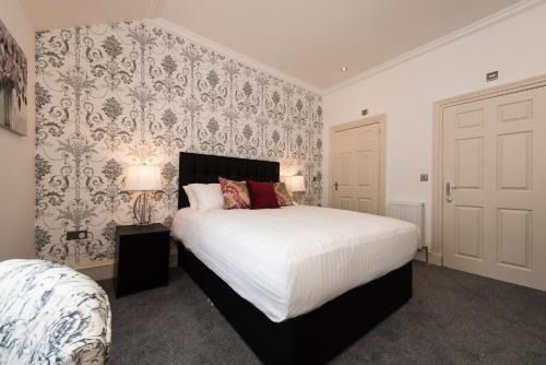 New Town Apartment | Royal Princes Suites