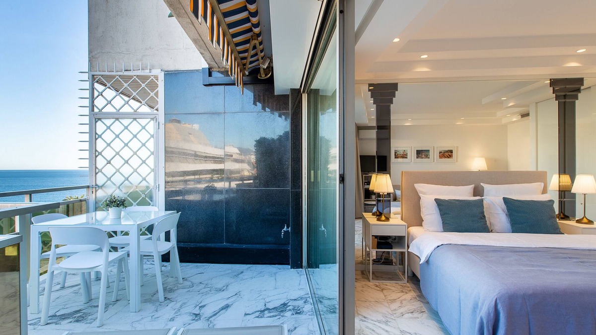Carre d'Or Apartment | ROYAL PROMENADE : Pool, terrace with sea view