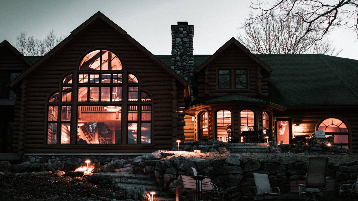 Millersburg Cabin | Royal Rack Ranch - lodge located on 1500 acres of whitetail and elk paradise