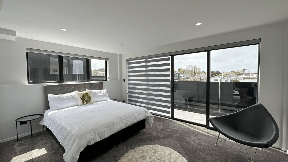 Royal Oak Apartment | Royal Residency - 3BR Luxury Apartment