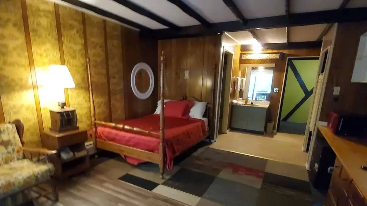 Gouldsboro House | Royal Studio Suite