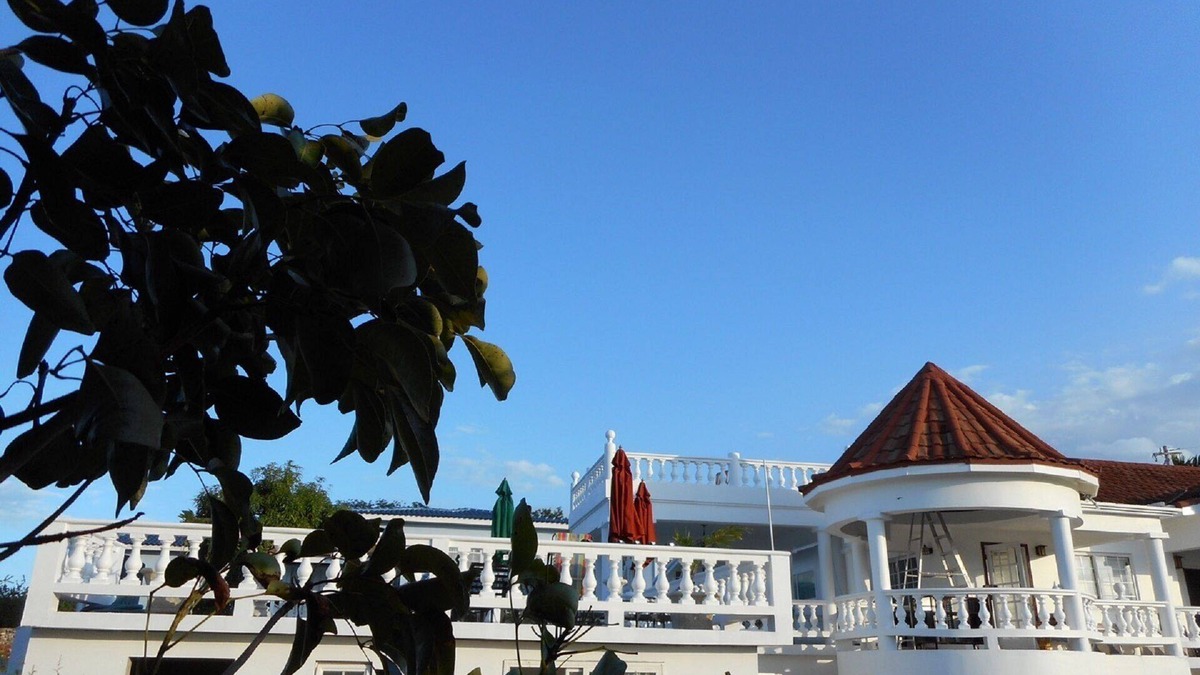 Silver Sands Villa | Royal Vista is new luxury villa at Silver Sands Jamaica, overlooking the ocean
