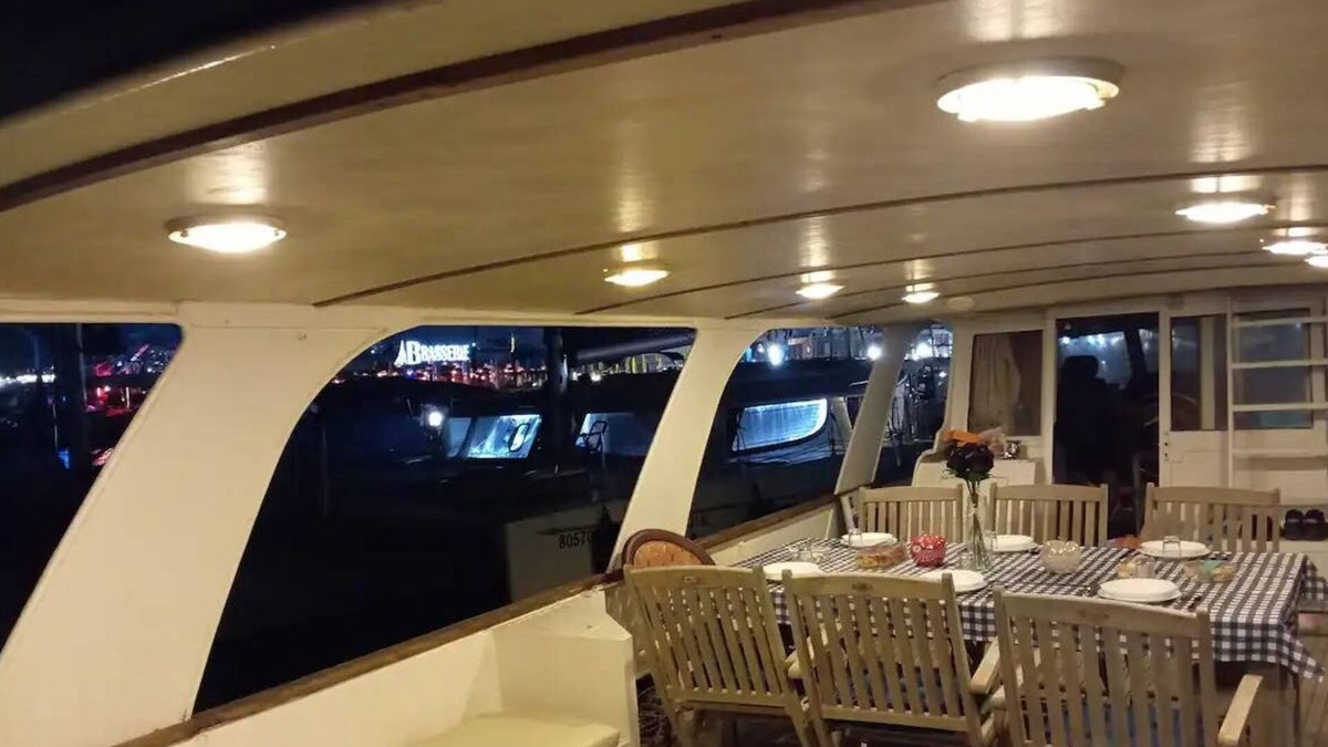 Ashkelon Boat Rental | RoyalSeaSuite Events & Birthdays