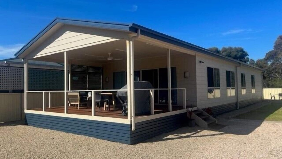 Minlacowie House | Royston Retreat- Lovely 4 bedroom holiday home - Off Peak special!
