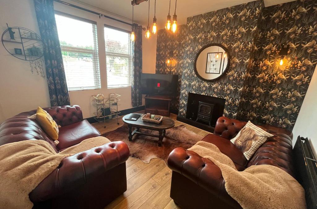 Barnsley House | Royston Village, Barnsley, 1930’s contemporary villa