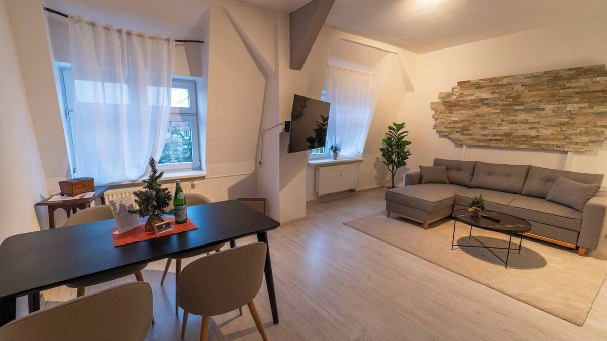 Magdeburg Apartment | RR | Homely Apartment 80m² | Parking | Washer | TV