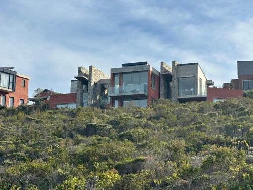 Herolds Bay Villa | RRoar George