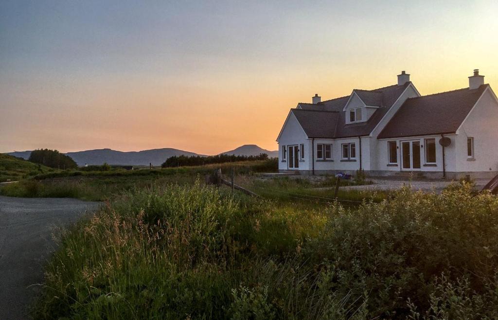 Caroy House | Ruadh