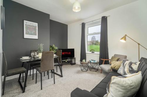 Huddersfield House | Ruby House - 2 Bed in Huddersfield Yorkshire