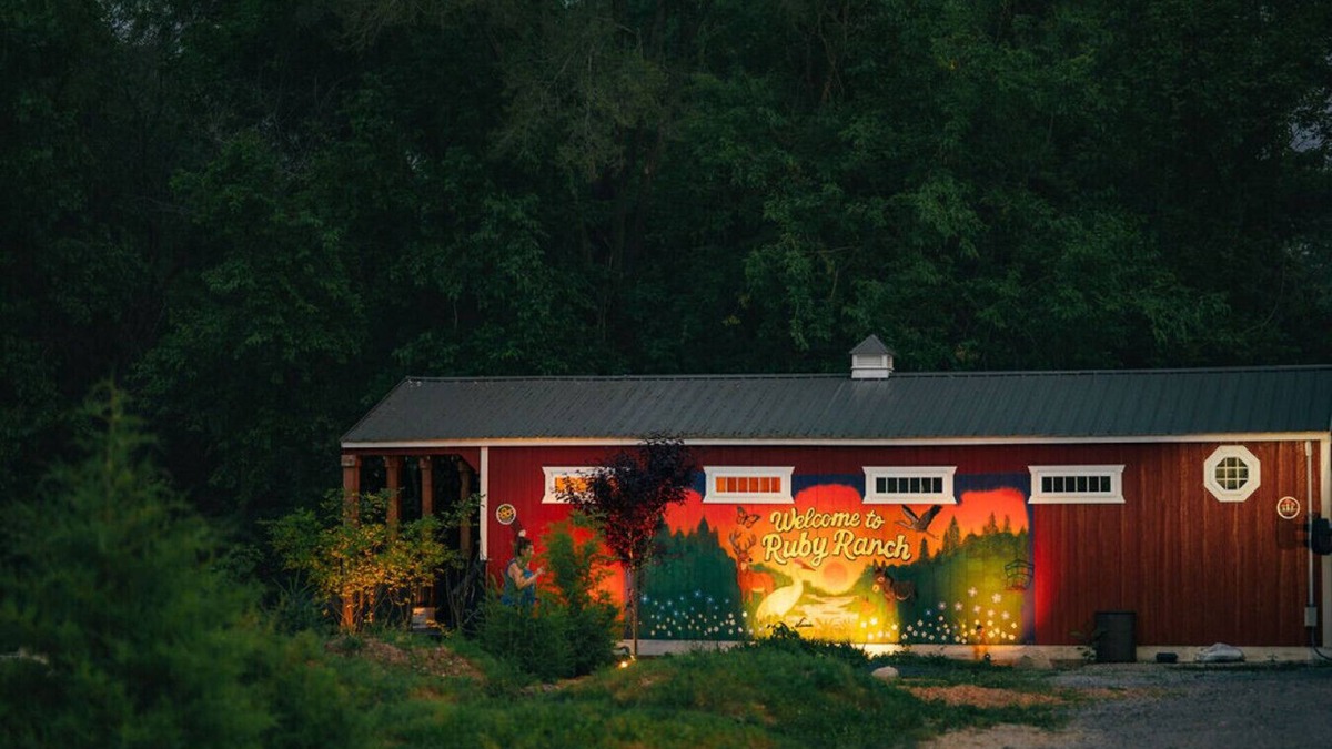 West Newton Cabin | Ruby’s Red Cabin Hot Tub Nature Horses Indy