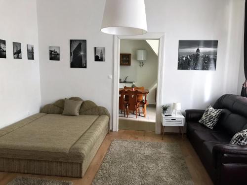 15th District Apartment | Rudolf House