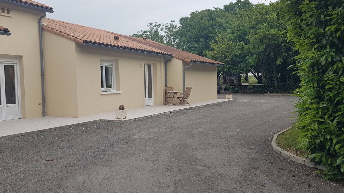 La Faye House | Ruffec charente House peaceful and pleasant setting with park and near ts shops