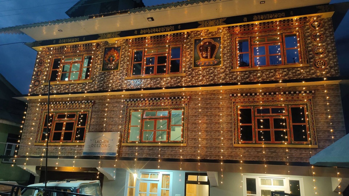 Soshing Hotel | Rufina Lachen Deezong