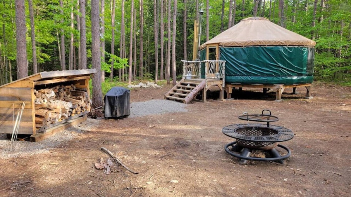 Brownfield RV Rental | Rufus III Yurt on the river