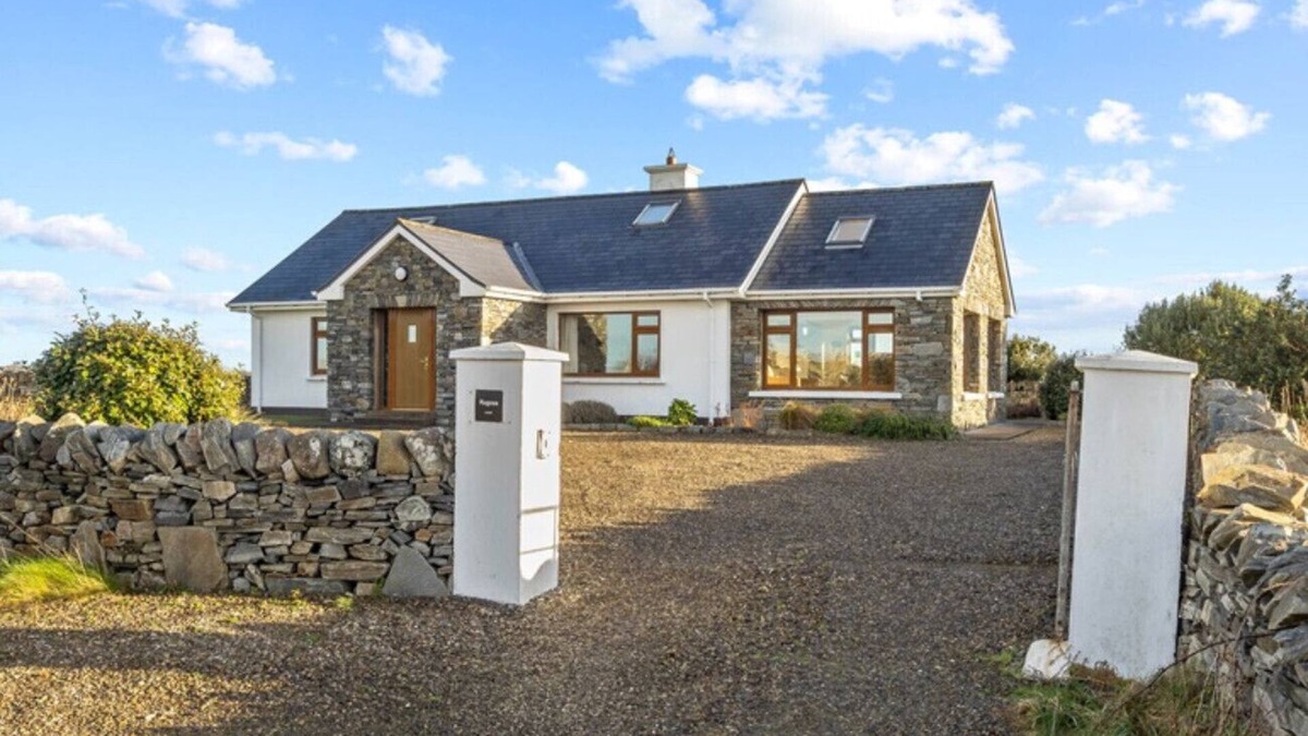 Ballyconneely House | Rugosa - A bright, spacious and relaxing stay