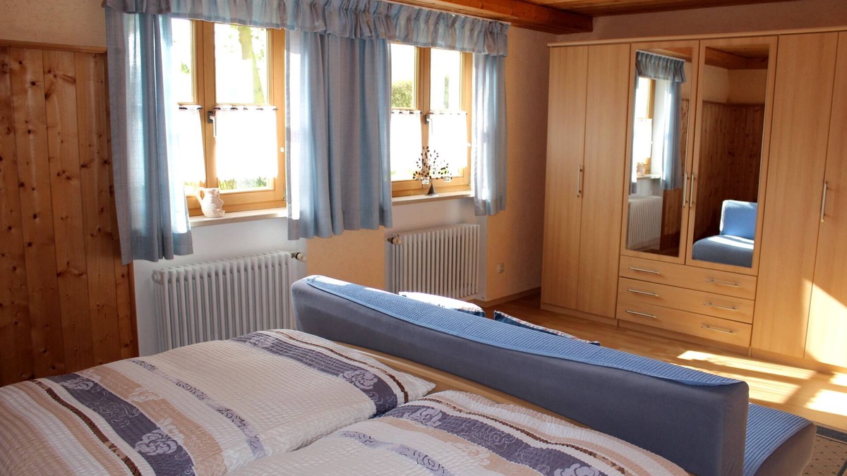 Arnbruck Apartment | Ruhige Ferienwohnung mit Garten im Herzen des Zellertals