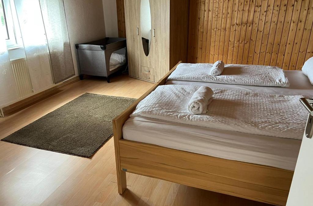 Neubeckum Apartment | Ruhige freistehender Bungalow mit Parkplatz