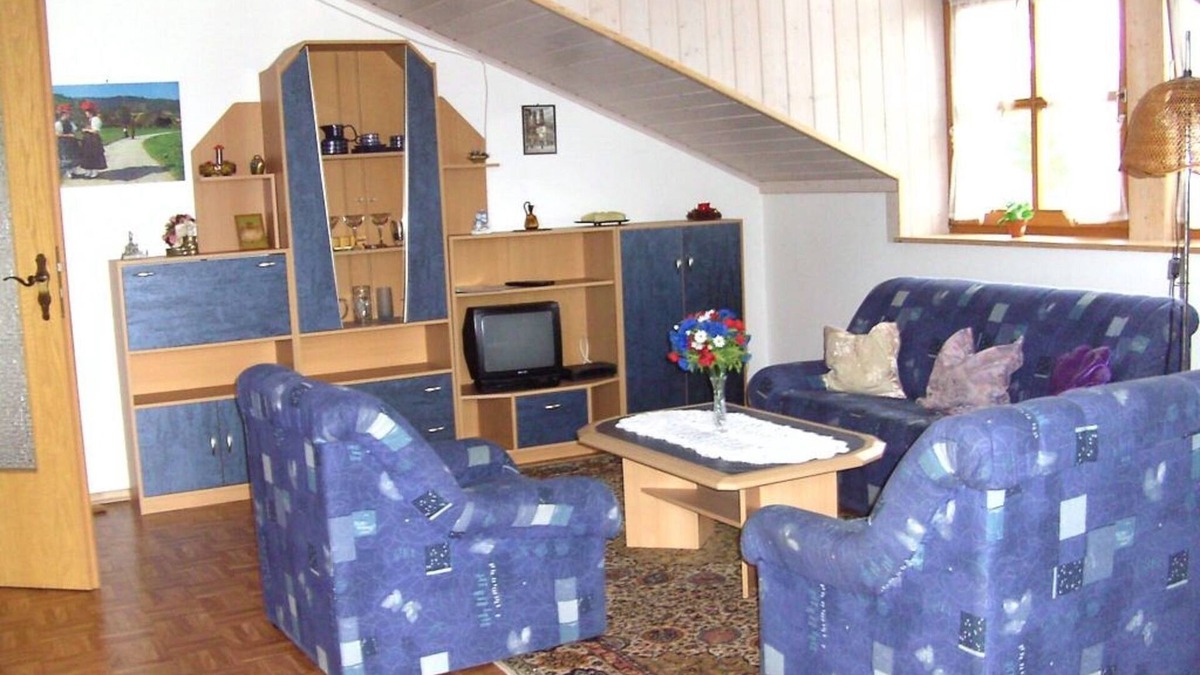 Oblfing Apartment | Ruhige, große Ferienwohnung in ländlicher Idylle