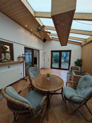 Neumuenster Apartment | Ruhige Unterkünfte nahe Einfelder See, perfekt für Erholung und Arbeit