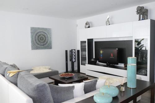 Aveiro House | Ruhiges Modernes Haus Parkplatz WLAN Whirlpool