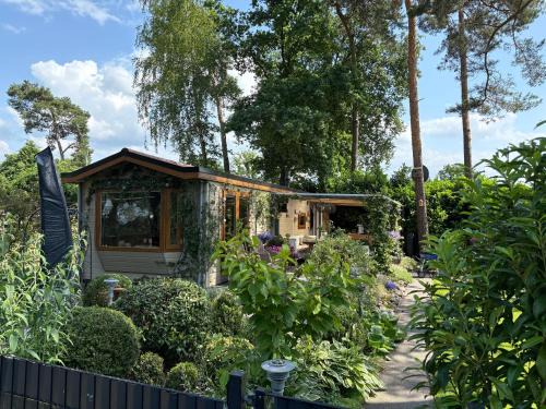 Markelo Apartment | Ruim chalet op een 5 sterren camping