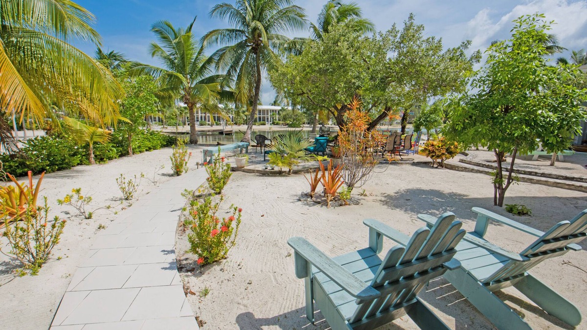 Rum Point Condo | Rum Sands - A Charming Cottage on the Bioluminescent Bay! Call Cayman Villas!