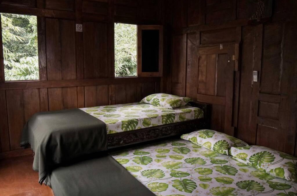 Sinduharjo Ski Chalet | Rumah Kayu Joglo Yudhistira, tepi sungai, 2BR