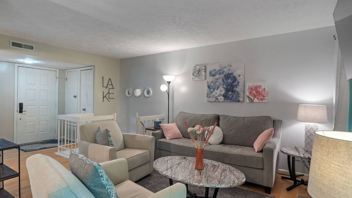 Avoca Condo | Run Free Lake Escape-Cozy, Homey, Newly Renovated!
