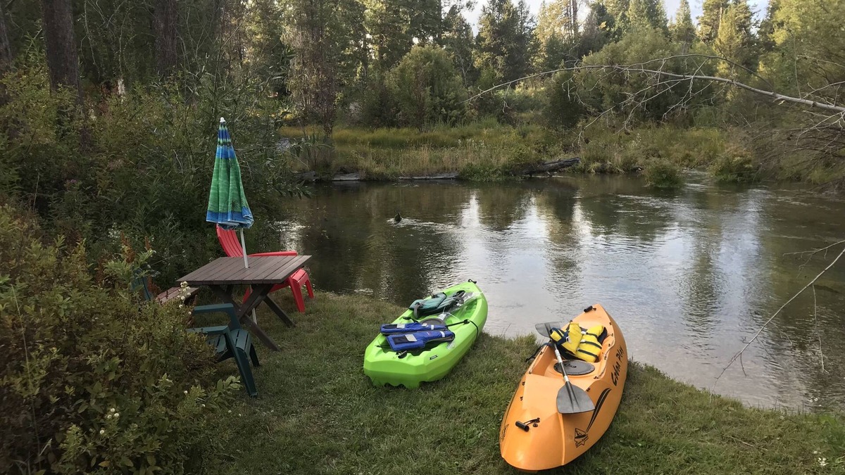 Chiloquin House | Running Bear · Running Bear on Fort Creek-CraterLake Bungalows