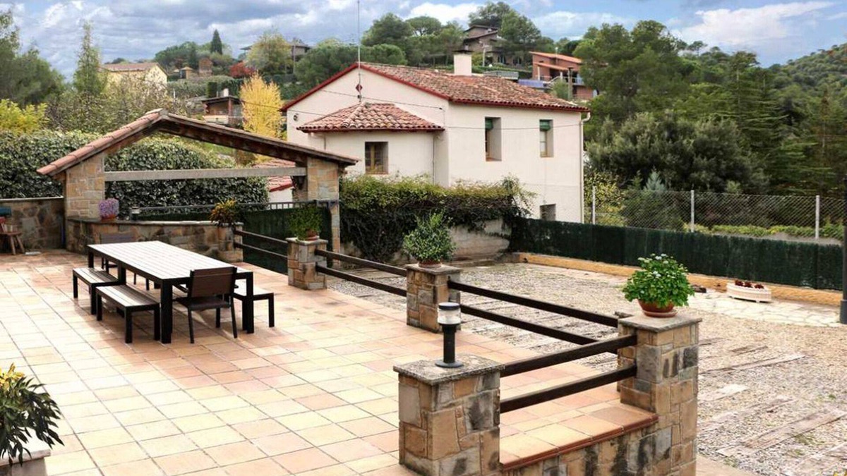 Rellinars Cottage | RURAL ACCOMMODATION CAL RECTOR NEXT TO THE MONSTERAT MOUNTAIN